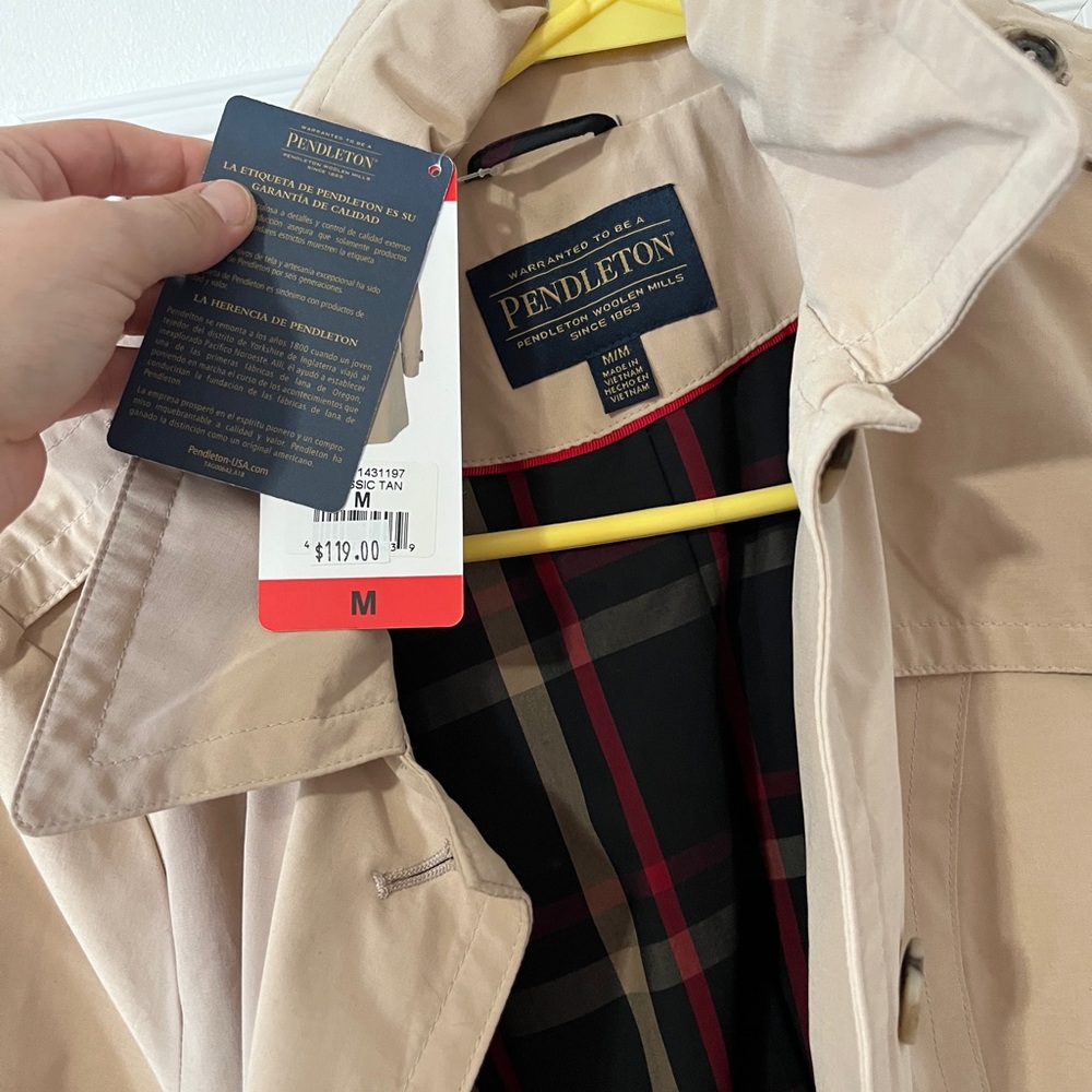 NEW w/ TAGS - Pendleton women’s trench coat - classic tan